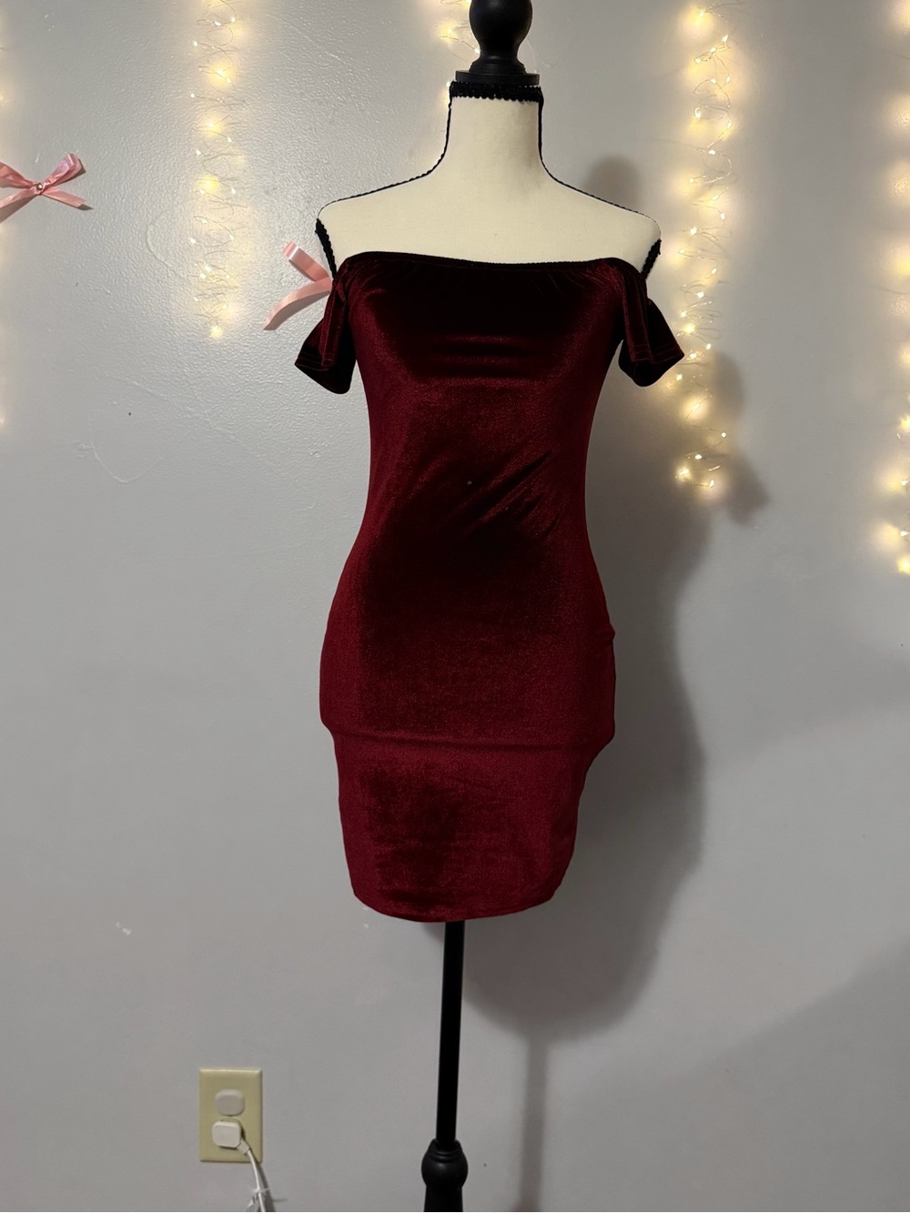 PrettyLittleThing Off-Shoulder Velvet Mini Dress in Burgundy